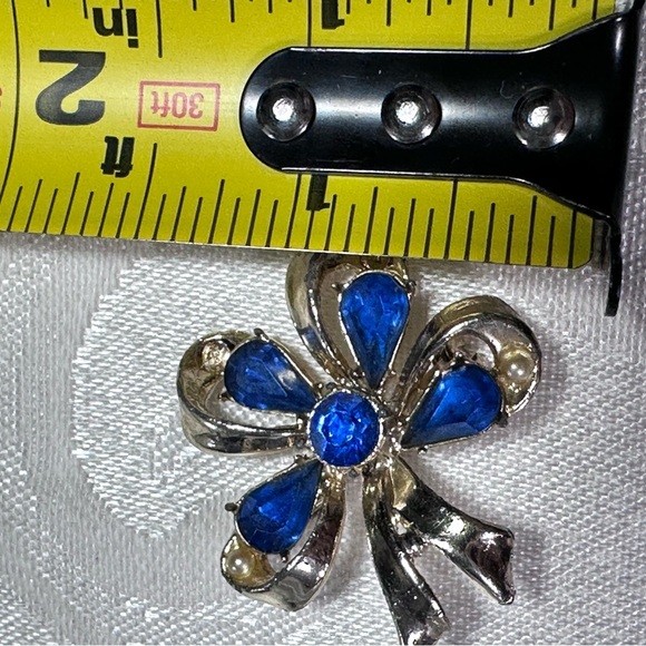 Vintage Ribbon Bow Brooch Blue Glass Rhinestone Accents Gold Tone 1.5 5423 B - Picture 6 of 7